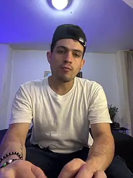 williamsmiiths16 online show from December 16, 4:25 pm