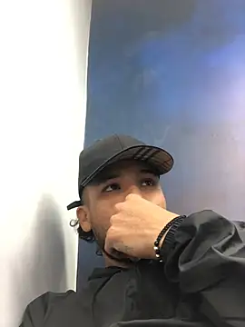 modeloxtz online show from February 20, 10:00 pm