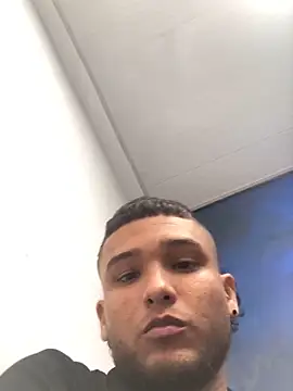 modeloxtz online show from February 12, 3:18 pm