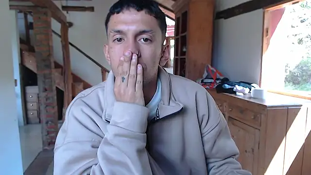 andrewsiilvaa online show from December 16, 3:52 pm