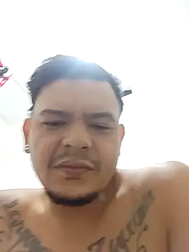 YTupapito1234 online show from May 16, 1:58 am