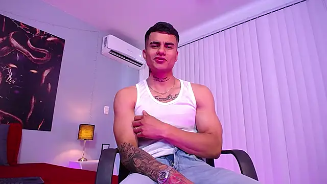 RyanGates  online show from December 17, 3:08 pm