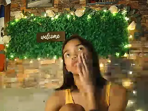 LaurenePh2 online show from December 20, 10:00 am