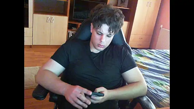 GymGuy0505 online show from February 23, 1:24 pm