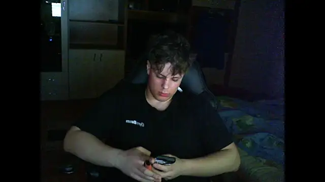 GymGuy0505 online show from March 8, 1:25 am