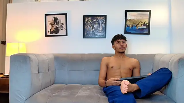 DIAMOND BLACKS online show from February 24, 8:37 am