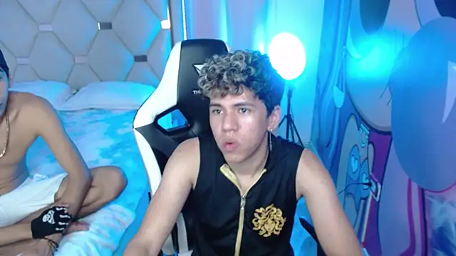 Big boyss  online show from December 20, 8:38 pm