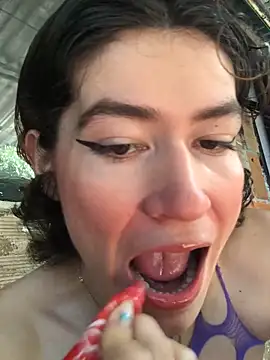 Koral 10 online show from April 14, 1:54 pm