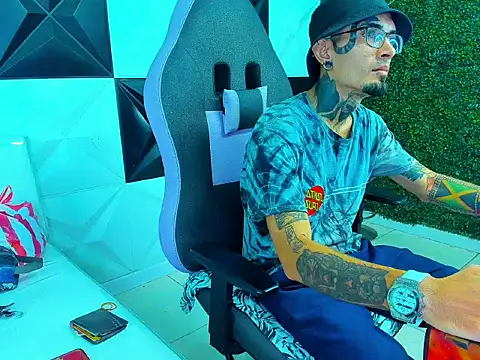 Boy tatto77 online show from July 23, 1:58 am