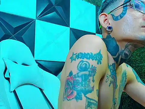 Boy tatto77 online show from January 7, 6:02 pm