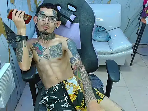 Boy tatto77 online show from May 22, 2:00 pm