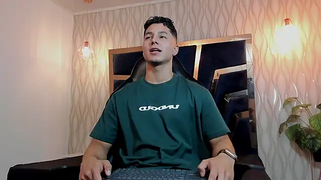 Noah Clarkk online show from March 27, 5:47 pm