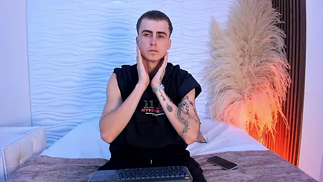 SpaceBoy1 online show from February 15, 9:01 pm