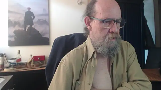 Uncle Hottie online show from June 24, 4:21 pm