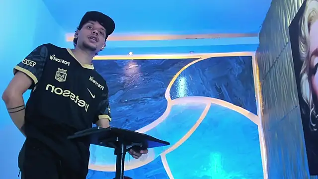 Lucas hot 20 online show from February 17, 4:44 am