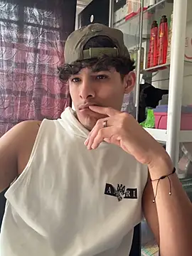 MaxStar26 online show from April 10, 1:40 pm