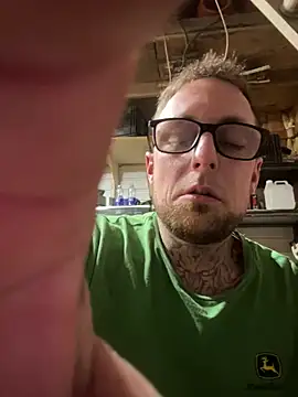 WIDBIGWHITECOCK online show from March 7, 3:37 am