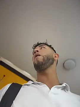 liam bronw online show from March 3, 7:32 pm