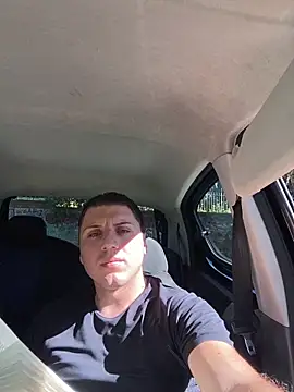 allee2206 online show from April 7, 8:25 am