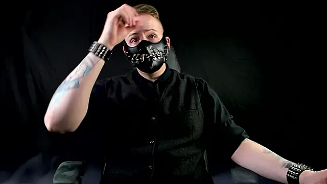 NoirWarden online show from February 4, 4:02 pm