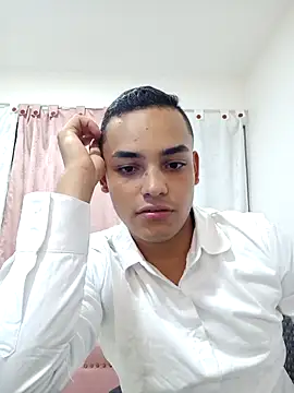 studentdeivy  online show from March 17, 11:51 pm