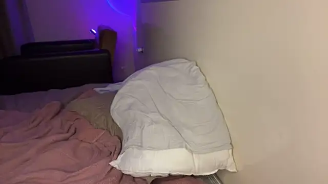 Eric Dark online show from April 10, 8:49 pm