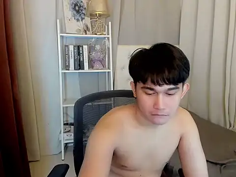 davincihugecock online show from March 4, 4:47 pm