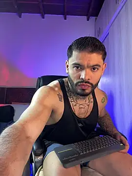 thiago ferrari  online show from March 24, 11:19 pm