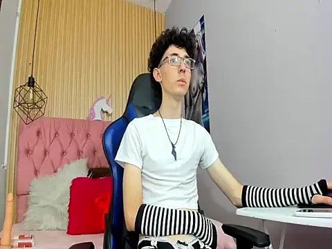 Syriussz online show from February 16, 7:34 pm