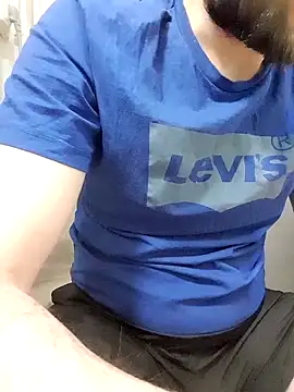 80julien online show from February 8, 7:18 pm