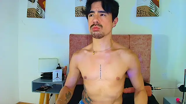 Ethan Briggs  online show from February 12, 3:45 am