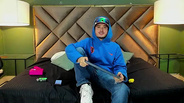 Salvattore Muller online show from February 19, 11:01 pm