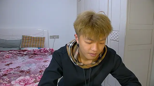 Chocolates-001 online show from February 5, 11:06 am