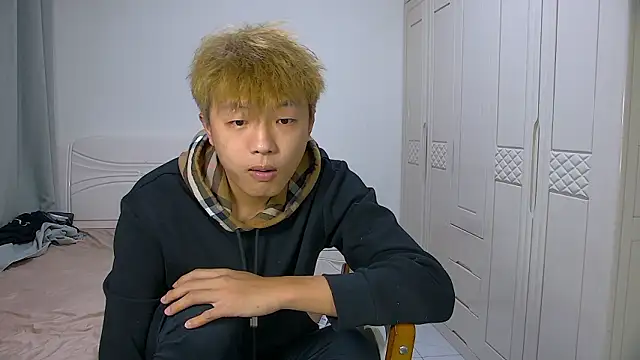 Chocolates-001 online show from February 20, 11:12 am