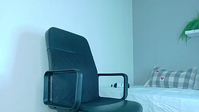 AndrewKenoxx  online show from February 20, 7:37 pm