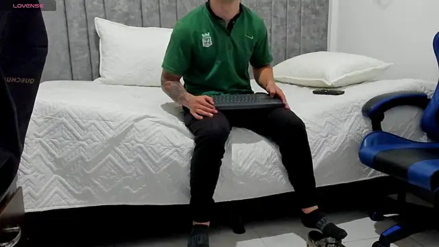 Calvin Hunter online show from March 26, 12:59 am