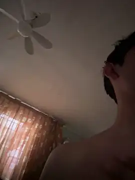 Jleonardolr online show from February 28, 11:37 pm