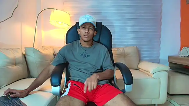 ricky spensar23cm  online show from April 15, 1:38 am