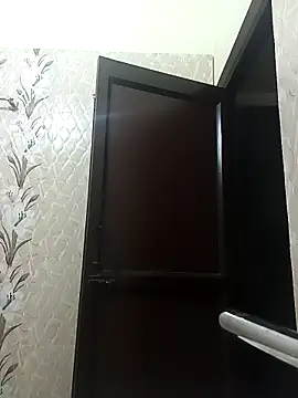 deshilnd online show from April 29, 6:36 pm