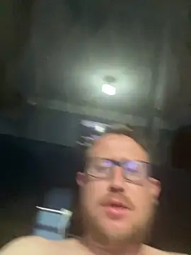 Ecuhot8976 online show from April 22, 3:46 am