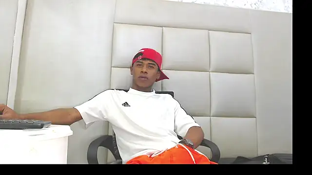 TonnyMarck online show from February 10, 7:13 am