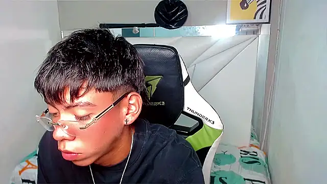 Liarr  online show from March 24, 8:02 pm