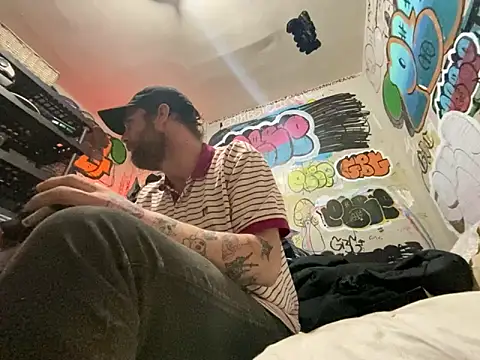 gothboiplzty online show from March 14, 1:12 am