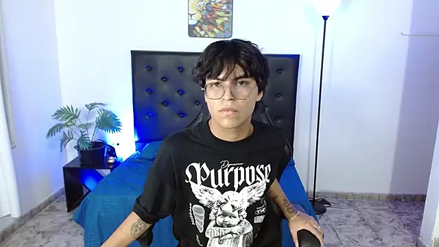 Maecum18 online show from February 6, 9:55 pm