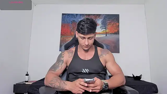 ryanwhite3 online show from April 9, 10:38 pm