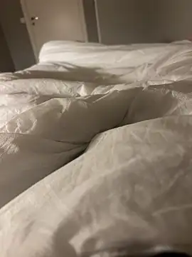 siisidjfjfjdj online show from February 28, 5:39 am