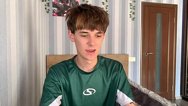 Sweet Dude online show from August 1, 2:05 pm