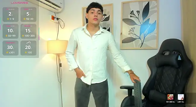justin payn14 online show from July 4, 12:41 pm