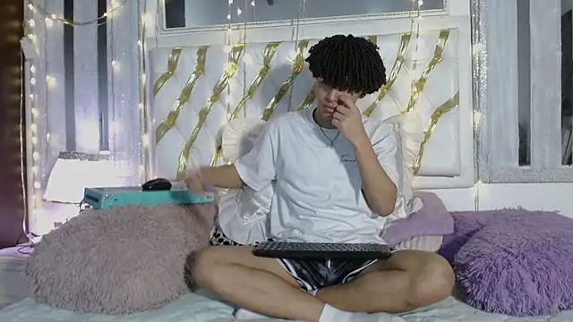 ian smith  online show from February 9, 11:48 am