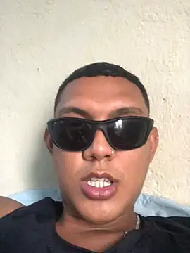  Usher online show from March 1, 9:25 pm